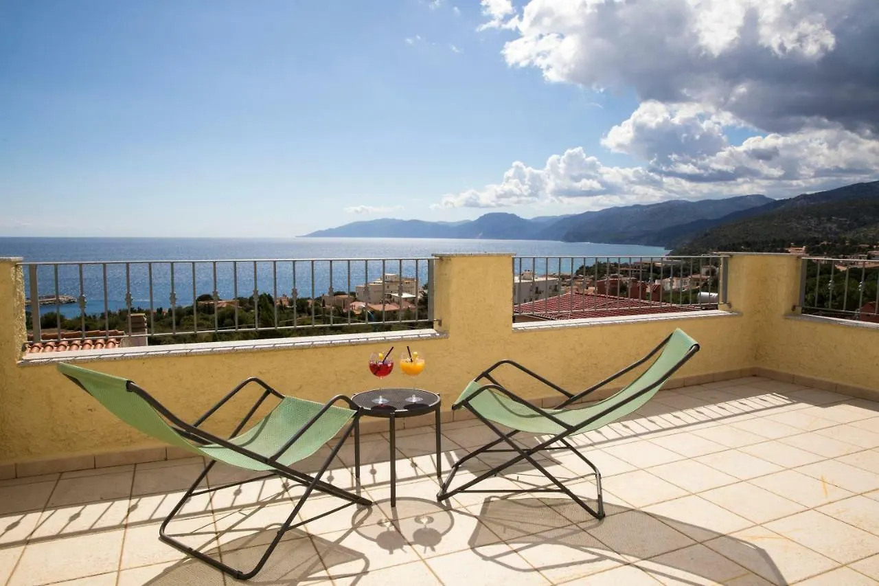 Hotel La Playa Cala Gonone 3*,